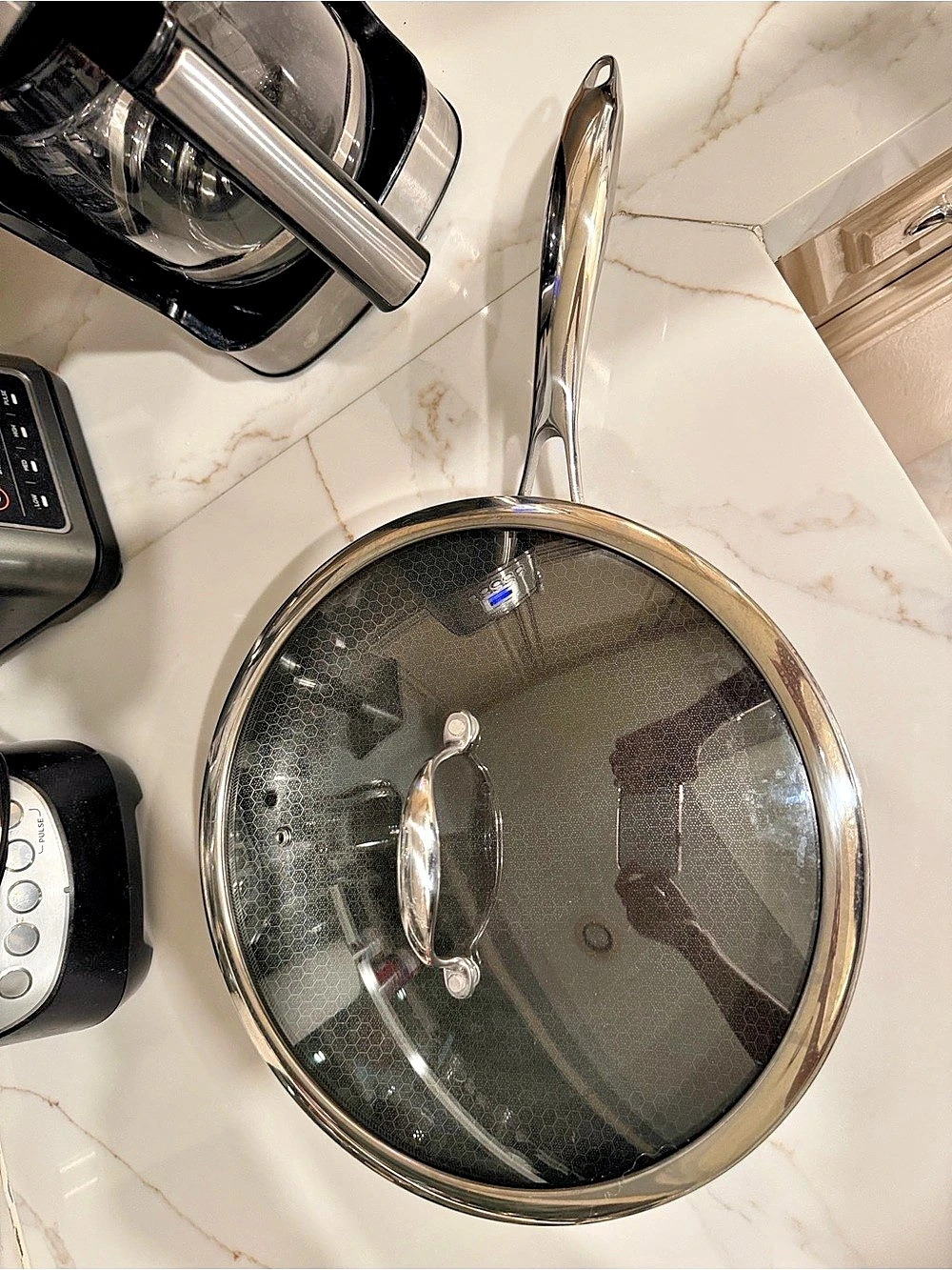 HexClad Hybrid Frying Pan with Lid, Black & Silver